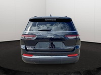 This Jeep Grand Cherokee L has a powerful ERC 3.6L Pentastar(TM) VVT V6 engine w/ESS engine powering... (image 4)