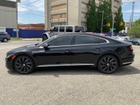 Vehicle Highlights: - R-LINE - Highly optioned - Dealer serviced Just landed is a very rare and desi... (image 3)