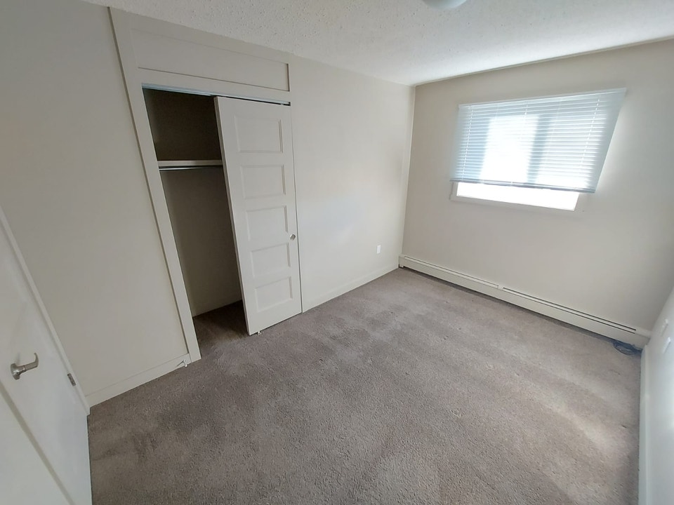 Beautiful 1 Bedroom Unit in Parkvale!! 4