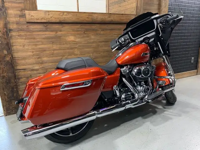2024 Harley-Davidson Street Glide in Street, Cruisers & Choppers in Oshawa / Durham Region - Image 4