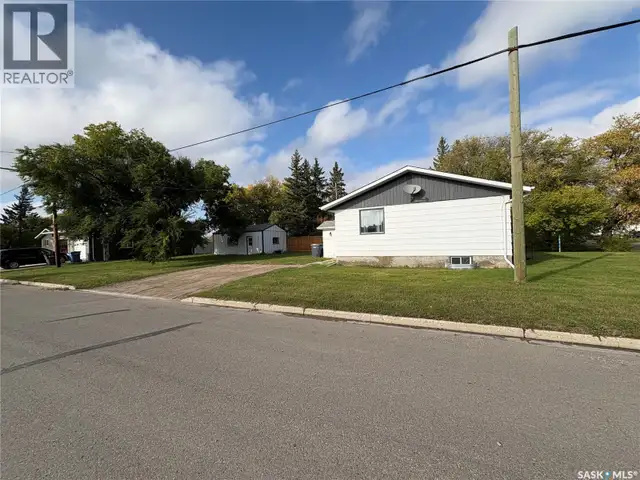 302 Pitt STREET Rocanville, Saskatchewan in Houses for Sale in Regina - Image 3
