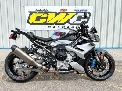 ONLY 176 KM! LIKE NEW BMW M1000R WITH COMPETITION PACKAGE. ONLY ~$199 BI-WEEKLY WITH $500 DOWN OAC....