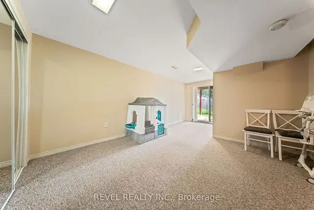 Perfect Place to Start! in Houses for Sale in Oshawa / Durham Region - Image 4