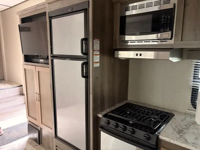 2018 Keystone SPRINTER 29 FWBH in Travel Trailers & Campers in St. Albert - Image 14