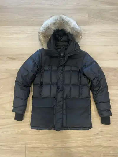 Canada Goose Men's Winter Jacket Black Label Like New. Callaghan…Genuine Coyotey fur. Paid over $1,8...
