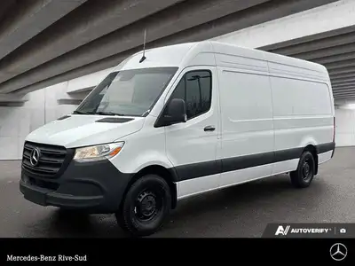 Mercedes-Benz Rive-Sud, la destination Mercedes-Benz par excellence. Bienvenue en première classe. D...