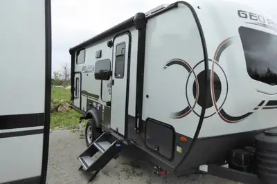 2025 GEO PRO G20BH Price Was $44,195….. SALE PRICE $39,995 Floor Plan Features Length: 21’ 2” Weight...