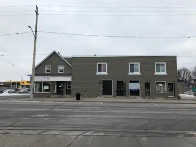 Beautiful renovated retail or office space situated at 533 Pitt Street (Cornwalls main Street with p...