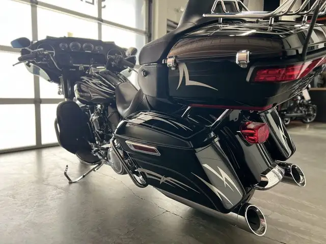 2018 Harley-Davidson FLHTKL - Ultra Limited Low in Sport Touring in Strathcona County - Image 6