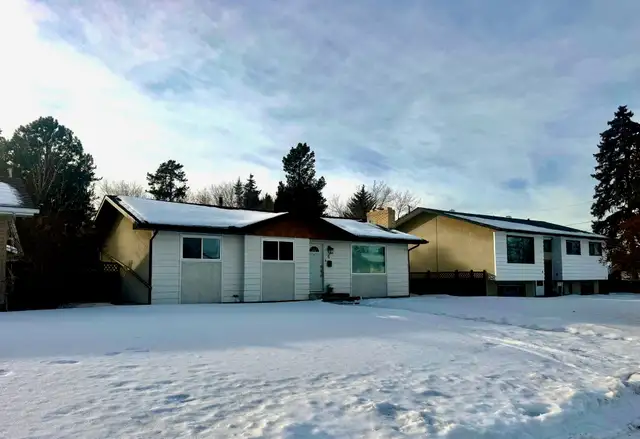 Spruce Grove 3 Bed 1 Bath Upper Suite For Rent