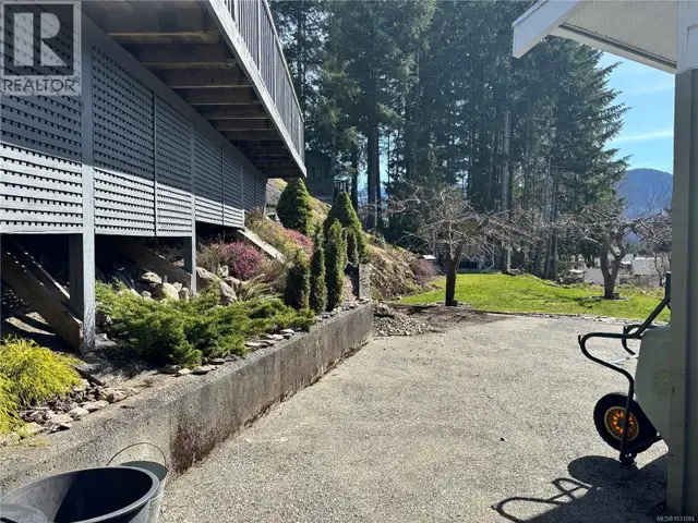 445 Chamiss Cres Gold River, British Columbia in Houses for Sale in Campbell River - Image 32