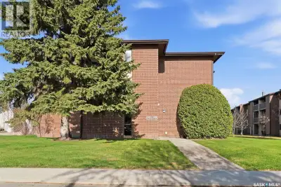 Awesome ground-floor 2-bedroom unit in the always popular Greenside Manor! This move-in ready home h...