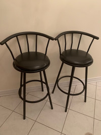 deux tabourets de bar/ two bar stools