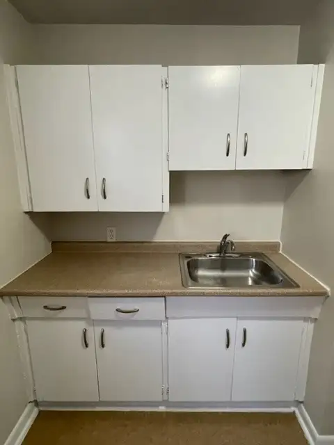 530 YOUNG  - 1 BR available NOW! in Long Term Rentals in Winnipeg - Image 7