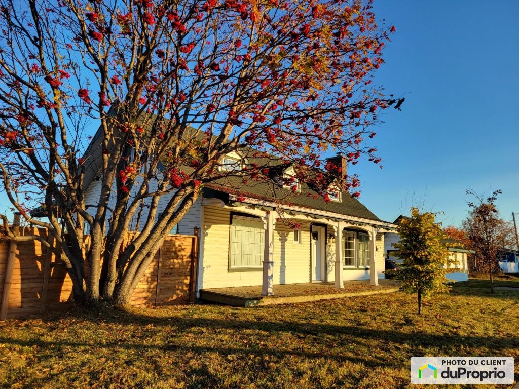 $435,000 - 2 Storey for sale in Rimouski (Pointe-Au-Père) — photo 1