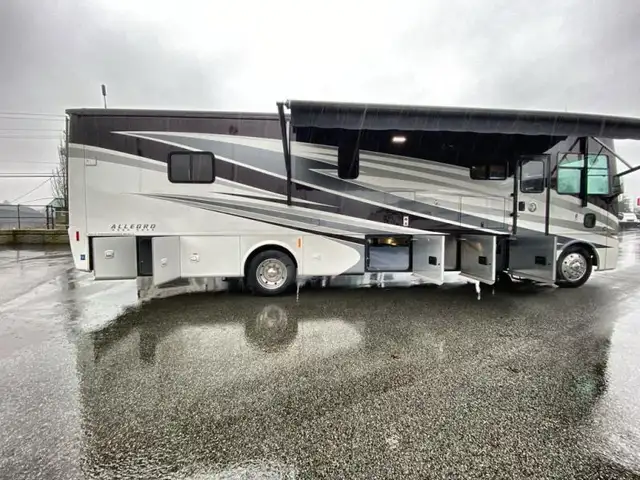 2017 Tiffin Motorhomes Allegro 36 LA in RVs & Motorhomes in Abbotsford - Image 12