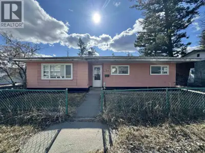 Whether you're looking for an investment property or a place to call home, look no further. This 4-b...