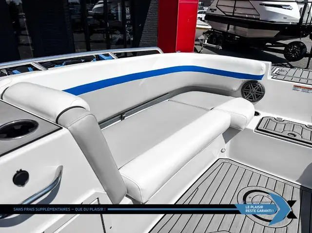 2023 STARCRAFT SVX 211 OB 140hp deck boat bateau Ponte in Powerboats & Motorboats in Laval / North Shore - Image 22