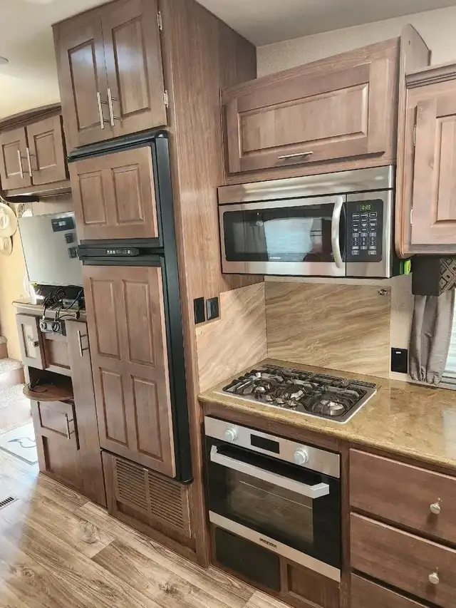 2019 NORTHWOOD ARCTIC FOX 27-5 (FINANCING AVAILABLE) in Travel Trailers & Campers in Kelowna - Image 7