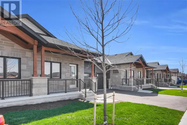 27 - 29 WEYMOUTH STREET Woolwich, Ontario in Houses for Sale in Kitchener / Waterloo - Image 2