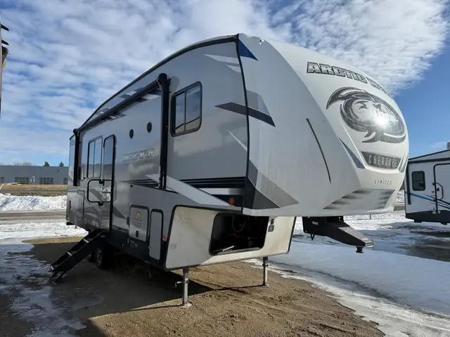 2022 Forest River ARCTIC WOLF 261 RK in Travel Trailers & Campers in St. Albert - Image 2