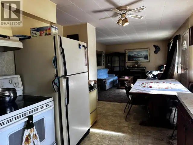 7285 90 MILE LOOP ROAD 100 Mile House, British Columbia in Houses for Sale in 100 Mile House - Image 13