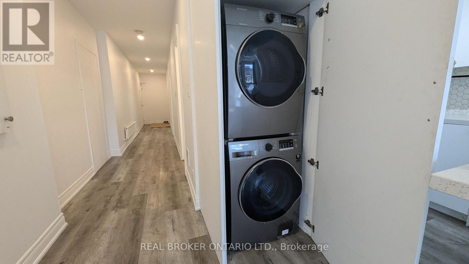 4 - 2199 GERRARD STREET E Toronto (East End-Danforth), Ontario 5