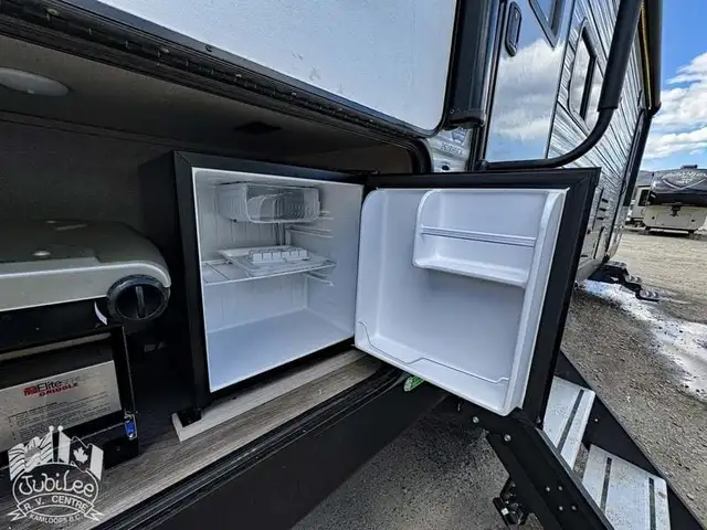 2022 ,Catalina,Coachmen RV 263BHSK in Travel Trailers & Campers in Kamloops - Image 7