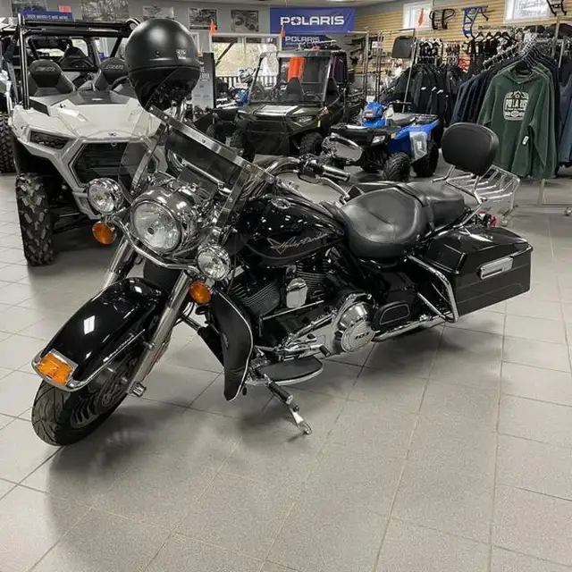 2012 Harley-Davidson FLHR Road King in Sport Touring in North Bay - Image 4