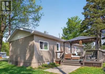 Here's why 5263 Elliott Sideroad Unit #81 could be your next move -- UPDATED & MOVE-IN READY Beautif...