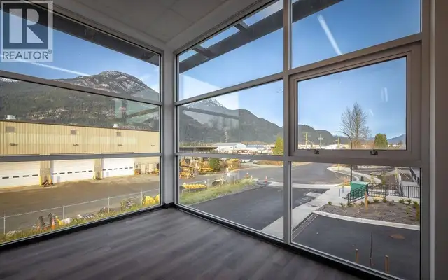 105A 38926 MID WAY Squamish, British Columbia in Commercial & Office Space for Rent in Prince Rupert - Image 9