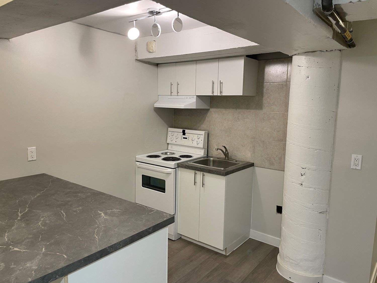 8230 Rue Sherbrooke Est — photo 1