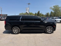 2022 GMC Yukon SLE | 8 Passenger | Spacious, Powerful & Family Ready Loeppky Auto Sales is proud to... (image 5)