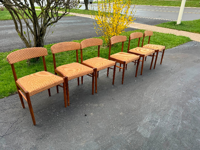 6 mid century modern teak dining chairs vintage in Dining Tables & Sets in Hamilton