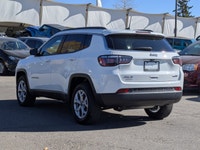 This Jeep Compass has a durable Intercooled Turbo Regular Unleaded I-4 2.0 L/122 engine powering thi... (image 5)