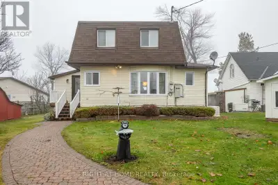 This stunning lakefront property on the Mississippi River on highly sought after Coleman's Shore, ju...