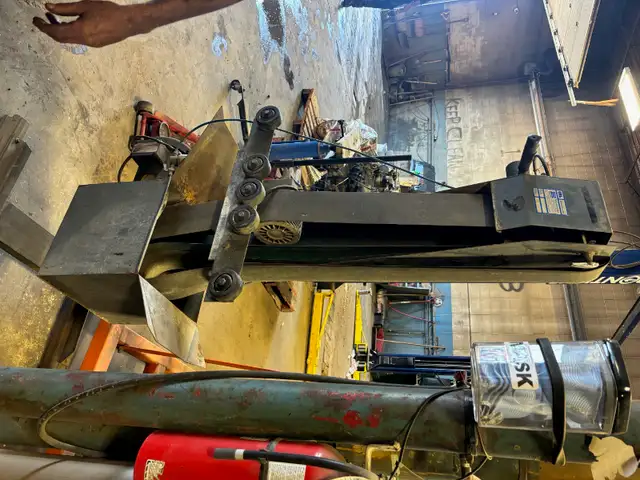 UPRIGHT SANDER FOR SALE!! in Power Tools in Edmonton - Image 4