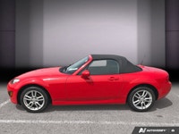 2010 Mazda MX-5 La Mazda MX-5 2010, aussi connue sous le nom de Miata en Amérique du Nord, incarne p... (image 1)