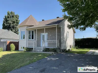 Maison unifamiliale rénovée dans secteur paisible proche de tous les services,école, restaurant, sup...