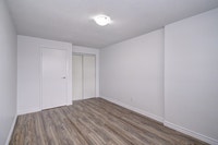 Kingswood Estates is also surrounded by Alpine Park, McLennan Park and just a short distance to Pete... (image 5)