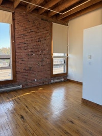 Promotion : 1 mois gratuit ! LOFTS D'ARTISTE À LOUER À MONTRÉAL Pour les besoins du quotidien, le Ma... (image 3)