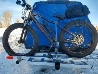 Pristine Condition 750w Ebike w/hitch-mounted carrier: $1500.00, View more