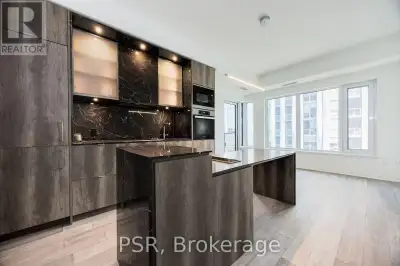 2707 - 11 YORKVILLE AVENUE Toronto (Annex), Ontario
