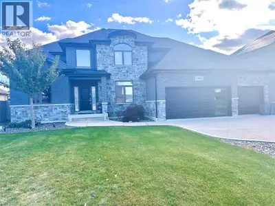 Desirable Riverside location for this incredible 2 storey.This home features 4 bedrooms 4 bathrooms...