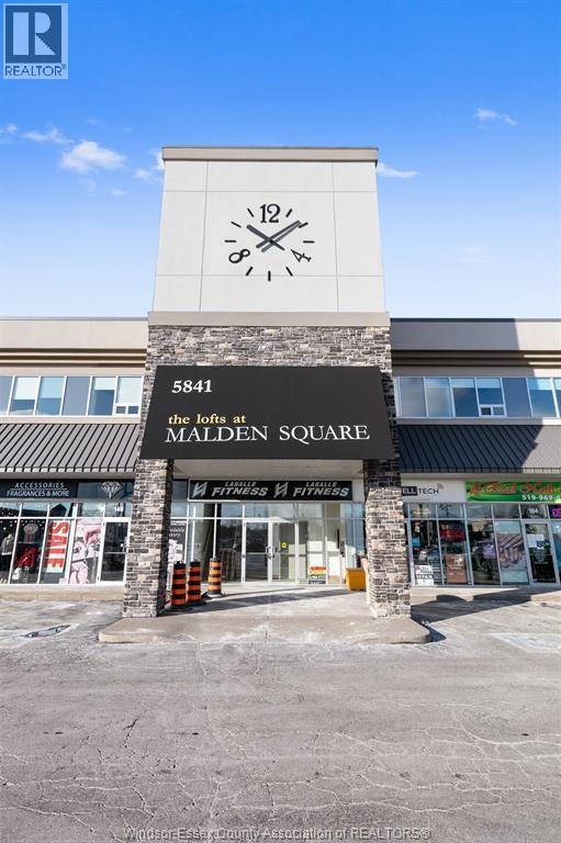 5841 MALDEN Square Unit# 201 LaSalle, Ontario 2
