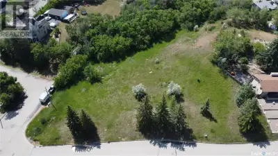 Build Your Dream Home in the Heart of Lumsden! Have you been waiting for the perfect opportunity to...