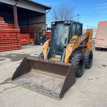 2020 CASE SR210B Skidsteer Capacity: 2,100 Operator Protection: Enclosed Cab Bucket Width: 73 Hours:...