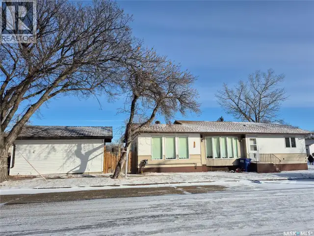 144 2nd STREET W Ponteix, Saskatchewan in Houses for Sale in Swift Current - Image 3