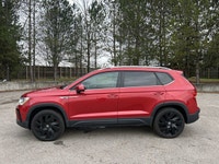 Power Driver's Seat, Leather Seats, Lane Departure, Heated Steering Wheel, Heated Seats - Front, Fac... (image 9)