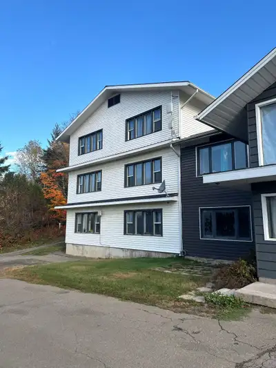 Unit 205 Bachelor Spacious Apartment for Rent in Florenceville-Bristol! This bachelor apartmentoffer...